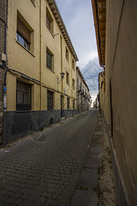 西班牙阿雷瓦罗的现代街道铺有可碎石图片