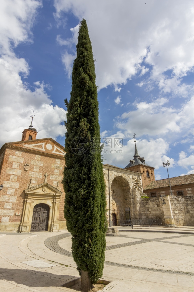 圣玛丽亚教堂遗址市长阿尔卡拉德赫纳雷斯西班牙图片