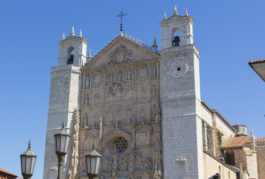 西班牙巴利亚多德圣勃罗女修道院的哥特教堂图片