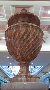 大型棕色装饰理石花瓶图片