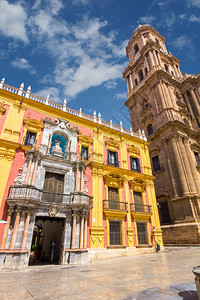 西班牙马拉加大教堂广场和西班牙马拉加主教宫高清图片