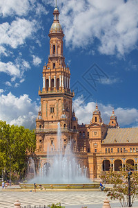 西班牙塞维利亚著名的西班牙广场贝尔塔图片