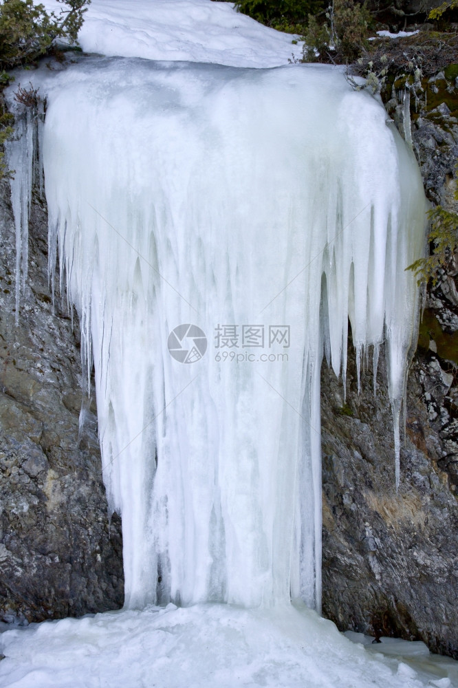 美丽的冰柱自然景观图片