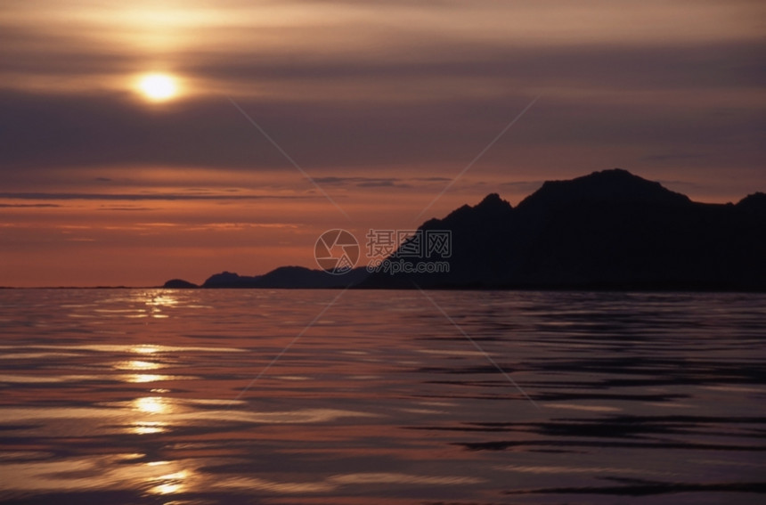 美的日出由海边在诺途海边图片