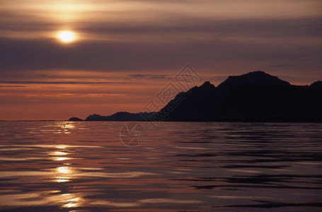 美的日出由海边在诺途海边图片