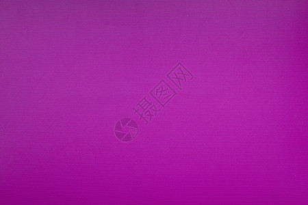 紫色纤维背景的纹身图片