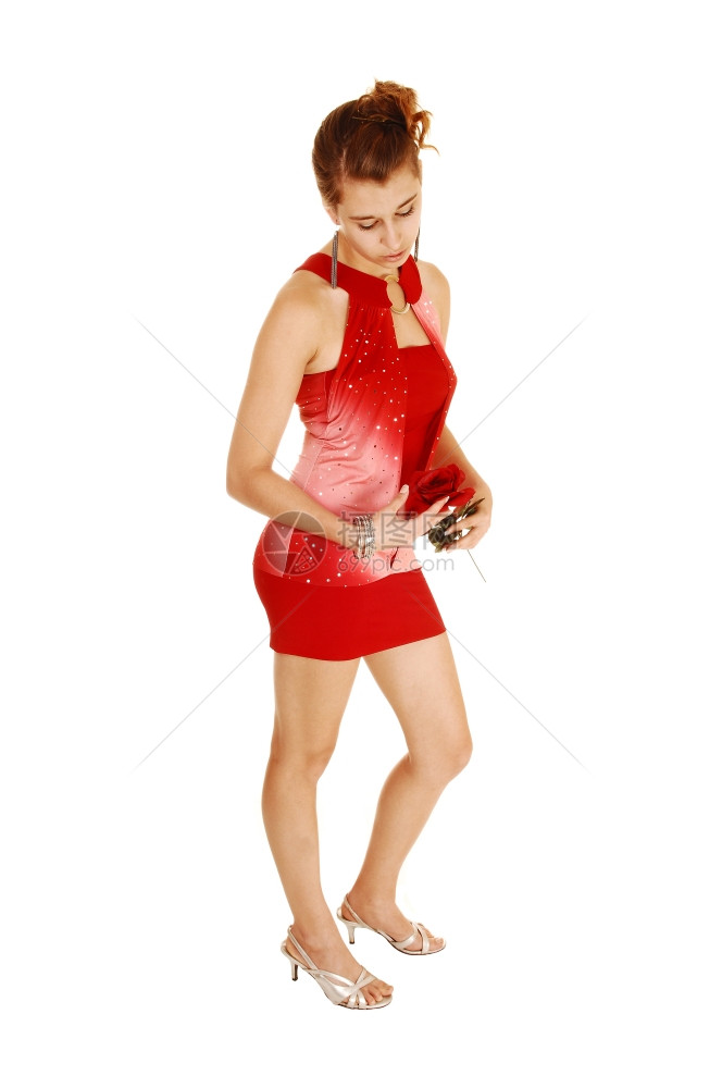 身穿红色短裙紧穿着玫瑰高跟鞋可爱的身材图片