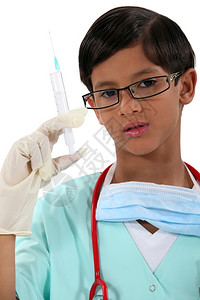 男孩打扮成护士图片