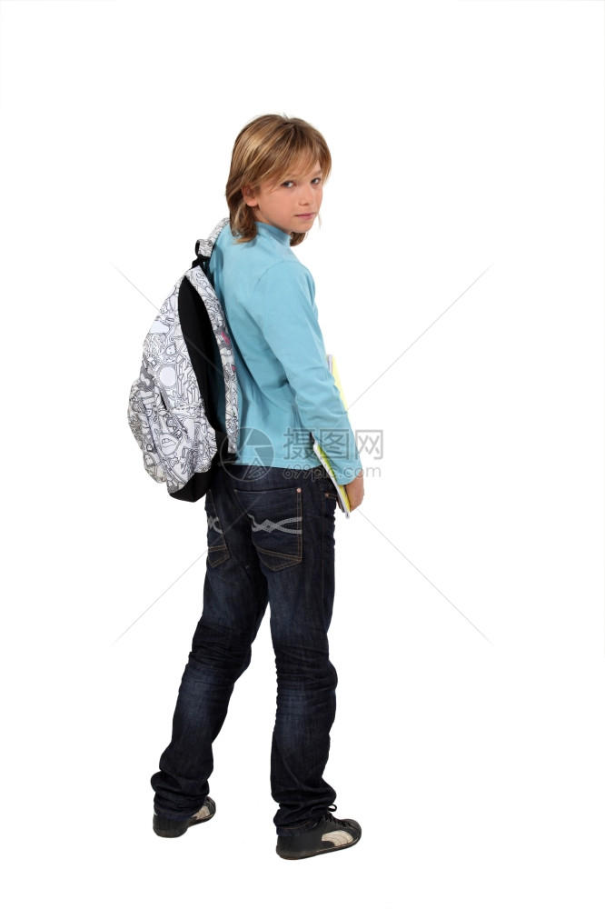 背包的中学生图片