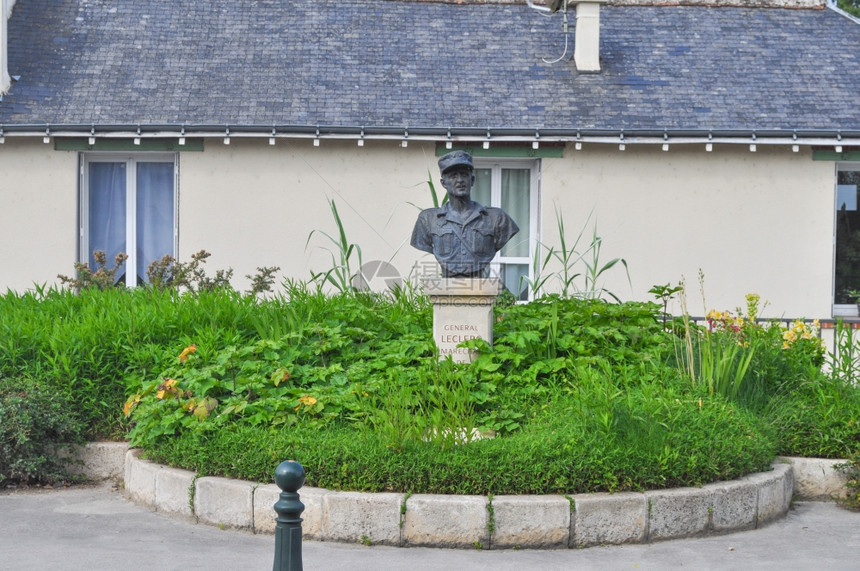 法国安伯伊斯的Leclerc雕像法国卢瓦尔河谷自然和陆地迁移的安伯伊斯Leclerc将军纪念碑图片