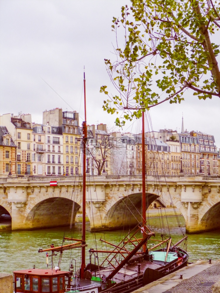 巴黎城市广场复古风格法国巴黎城市岛的古董风格图片