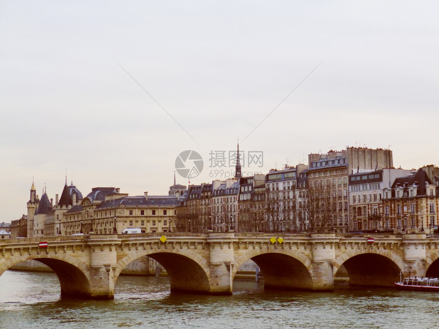 巴黎城市广场复古风格法国巴黎城市岛IledelaCite的复古新桥图片