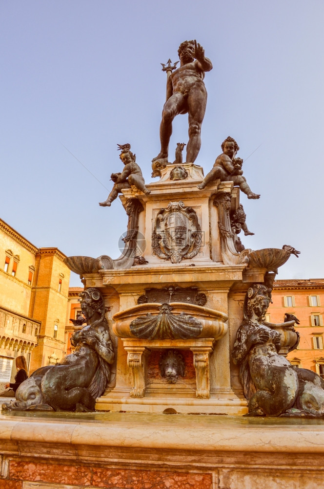 意大利埃米利亚罗马尼亚博洛尼亚的尼图诺广场喷泉图片