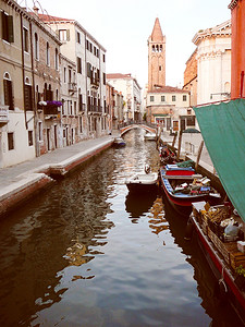 意大利威尼斯意大利北部威尼斯Vintage仰望湖运河图片
