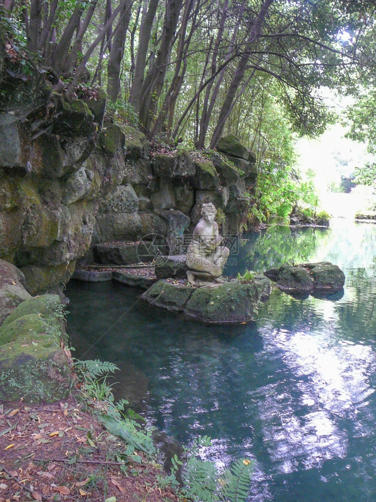 在意大利Casirta的花园在意大利Casirta的花园和喷泉图片