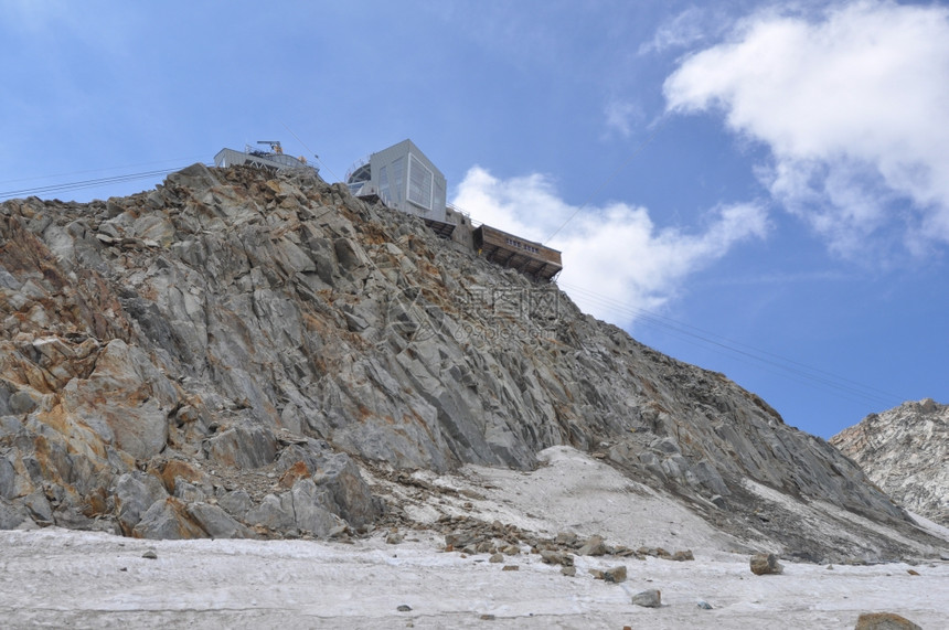 Aosta山谷的MontBlanc在AostaakaMonteBianco表示白山是阿尔卑斯脉的最高峰是西欧的最高峰图片