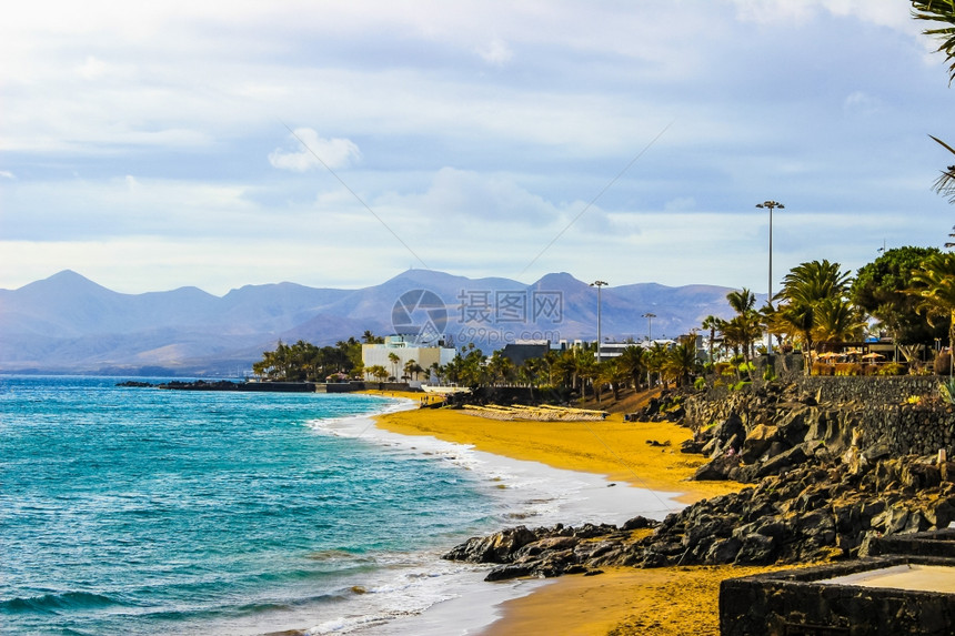 西班牙加那利岛的兰萨罗特海滩非洲沿岸大西洋加那利群岛的西班牙屿兰萨罗特海滩图片
