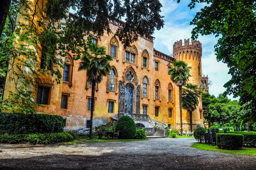 卡拉格里奥罗科洛城堡高动态范围HDR城堡德尔罗科洛城堡在南皮埃蒙特意大利图片