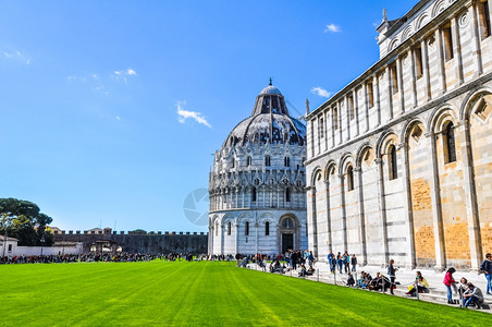 PISAITALY意大利比萨教堂浸礼会前的高动态旅游区HDR图片