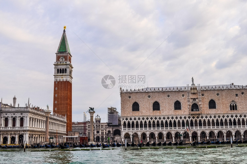 威尼斯圣马可人类发展报告意大利威尼斯圣马可教堂广场图片