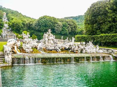 Cairta的人类发展报告花园意大利Cairta的高动态HDR花园和喷泉背景图片