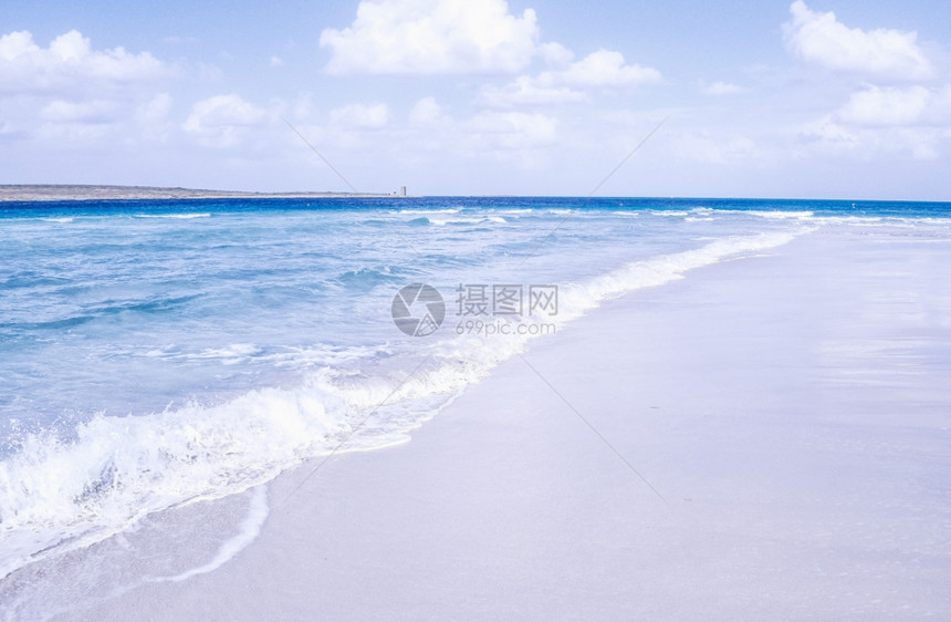 Sintino海滩高动态带HDR意大利萨尔迪尼亚里的Sintino海滩图片
