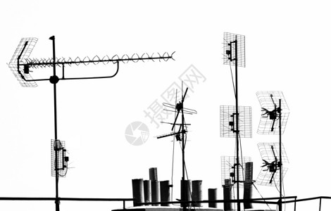屋顶上的电视天线图片