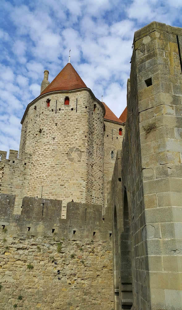 法国朗古多克鲁日伦卡松中世纪城堡图片