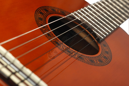 音响六弦吉他由棕色清漆覆盖高清图片