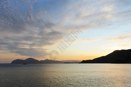 海景夜晚多彩的天空图片