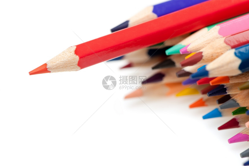 红铅笔与一堆彩色铅笔图片