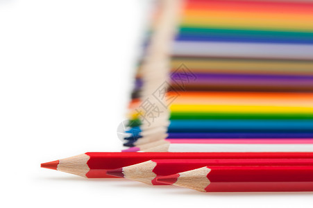 一组彩色铅笔它在白色背景上图片