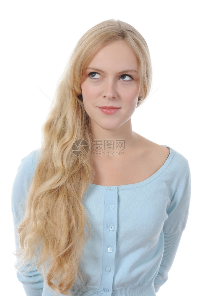 一个长头发美丽的年轻女子肖像白背景孤立图片