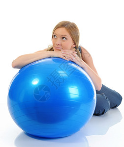孕妇用健身球做运动图片