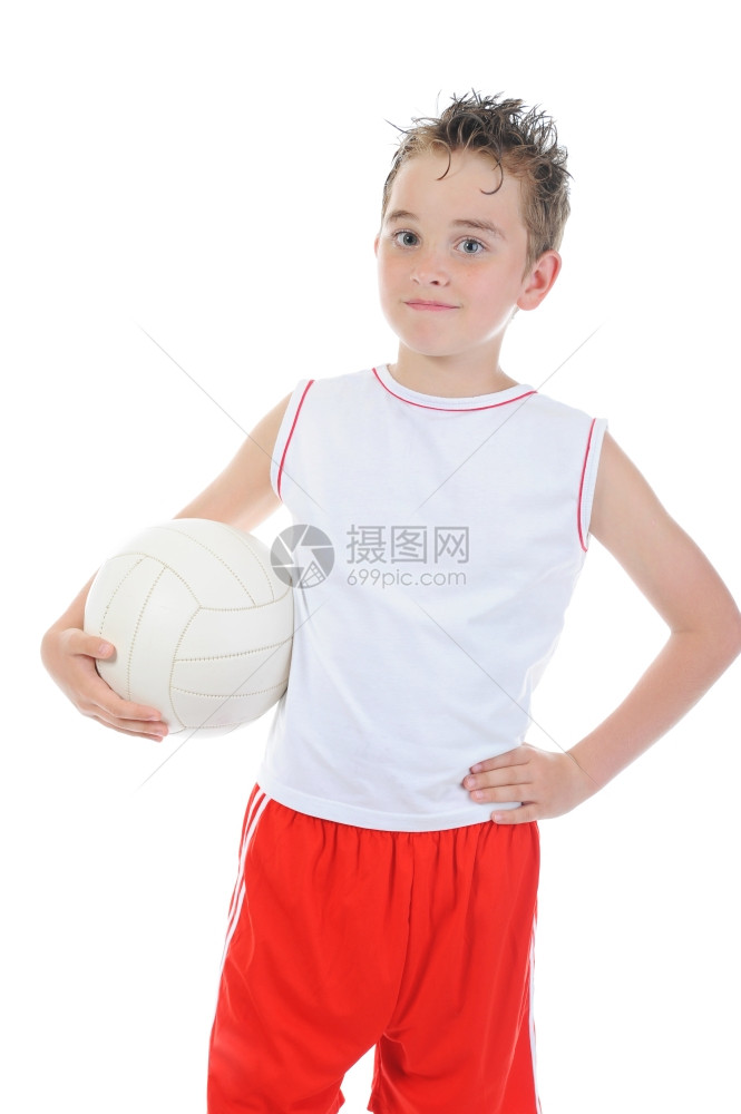 一个年轻足球运动员的肖像白种背景的孤立图片