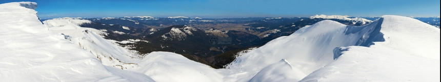 冬季山脉脊上面盖着雪帽乌克兰喀尔巴阡山斯维多茨脉布莱兹尼察山14针缝合图像冬季山脉脊上面盖着雪帽乌克兰布莱兹尼察山图片