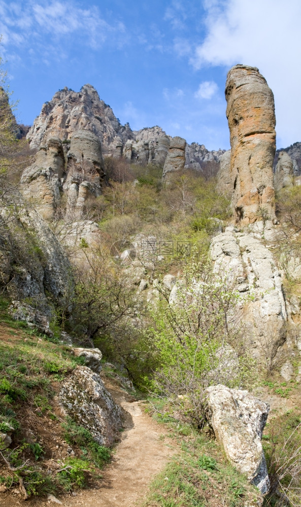 洛基山脉风景乌克兰里米亚Demerdzhi山Demerdzhi附近幽灵谷图片