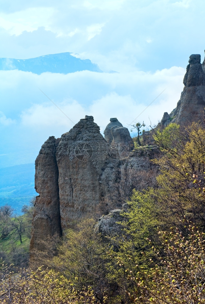 洛基山脉风景乌克兰里米亚Demerdzhi山Demerdzhi附近幽灵谷图片