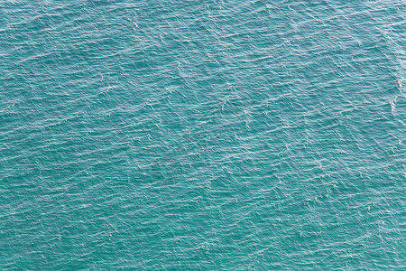 夏季海洋蓝色水表面视图图片