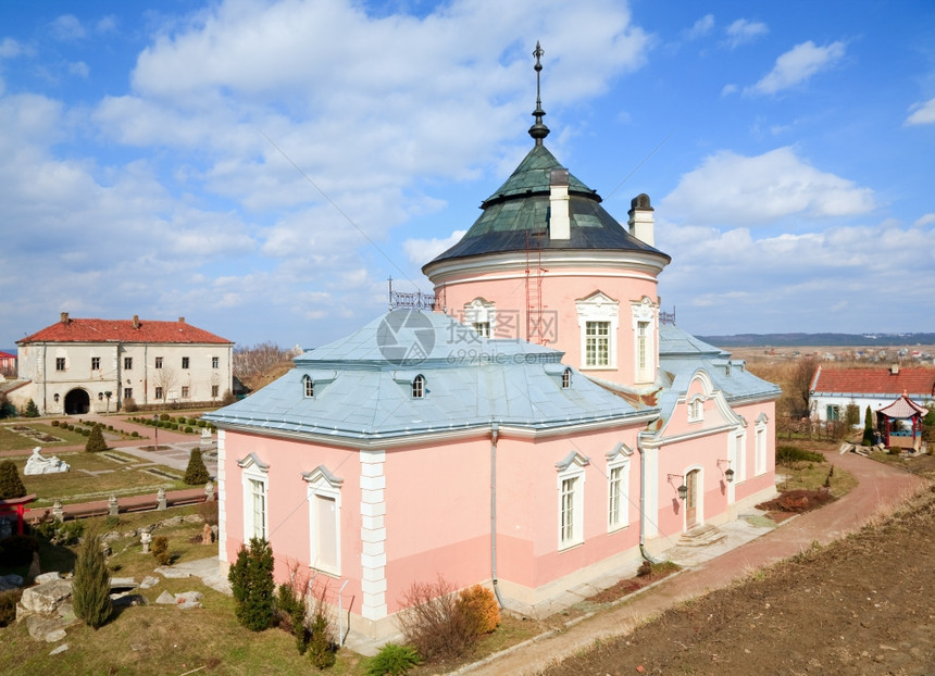 Zolochiv古城堡乌克兰利沃夫地区荷兰风格1634年由JakubSobieski建造的春景图片