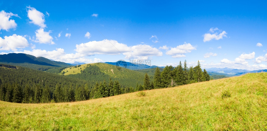 夏季山全景喀尔巴阡山乌克兰图片