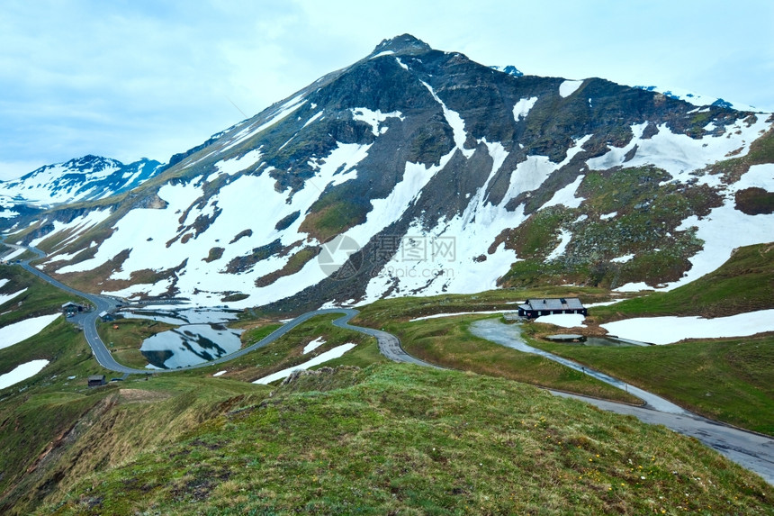 夏季阿尔卑斯山Grossglockner高阿尔卑斯山路图片