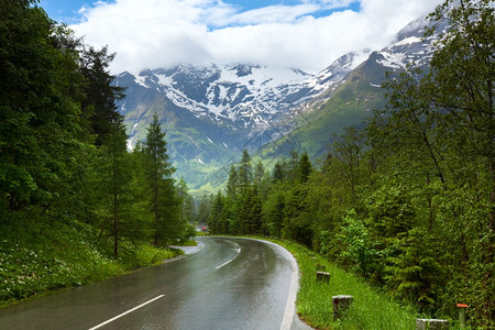 阿尔卑斯山平息夏季风景奥地利图片