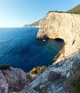 爱奥尼亚海希腊列夫卡达美丽的夏季海岸景观图片