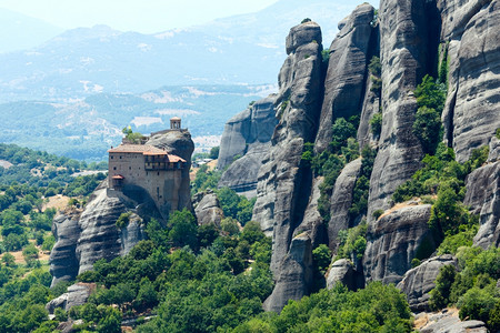 Meteora希腊重要的岩石修道院建筑群图片