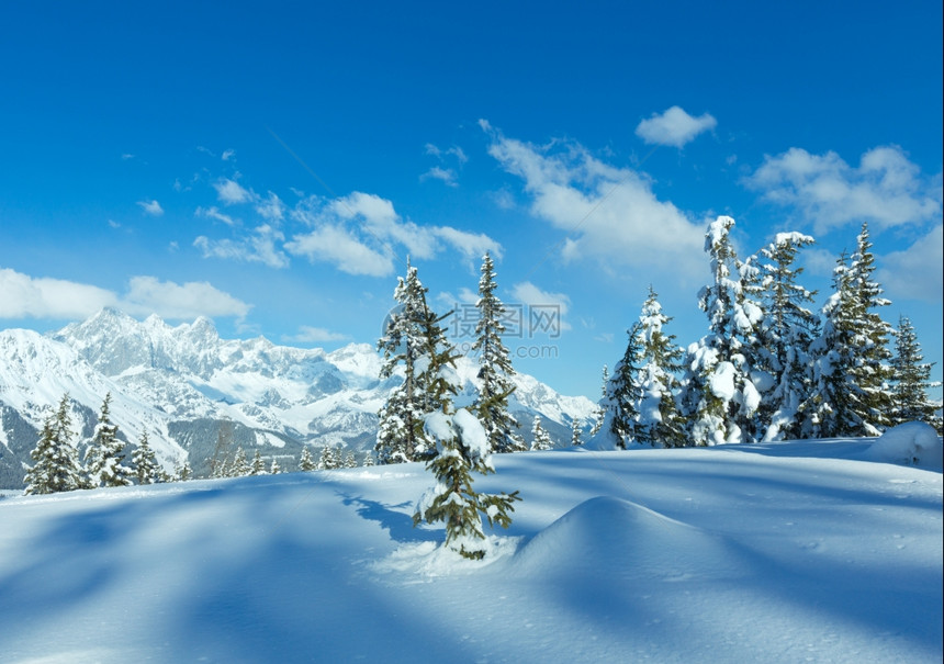 冬季山林风雪景观帕佩格诺巴恩山顶奥地利费尔兹穆斯图片