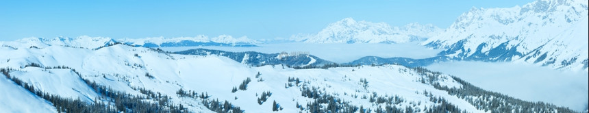 上午冬季山区风景谷下奥地利Hochkoenig地区有云层无法辨别所有人图片