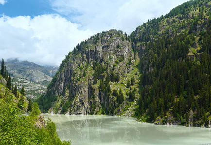 仅仅山地夏季景观瑞士阿尔卑斯山背景