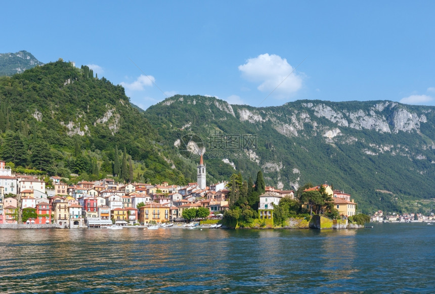 科莫湖海岸意大利的城镇图片