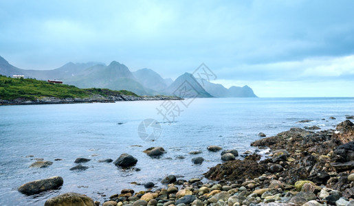 夏季Senja海岸挪威图片